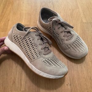 Dansko 39 Charlie Tan Suede Leather Lace Up Comfort Sneakers
